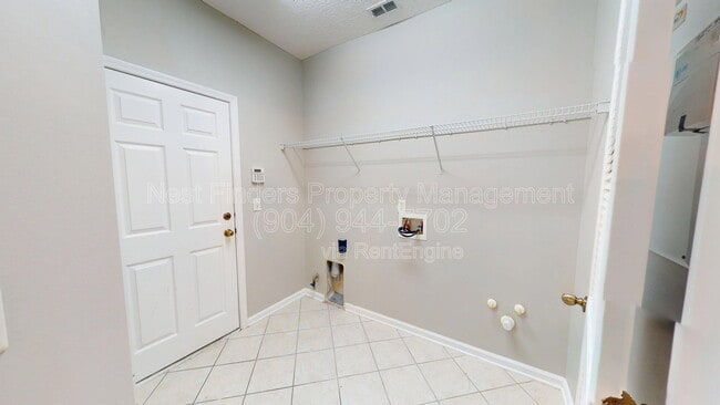 Building Photo - 14664 Falling Waters Dr