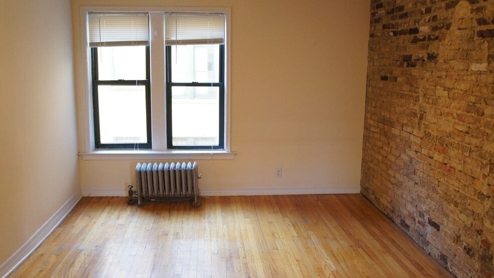 Primary Photo - 2322 N Spaulding Ave