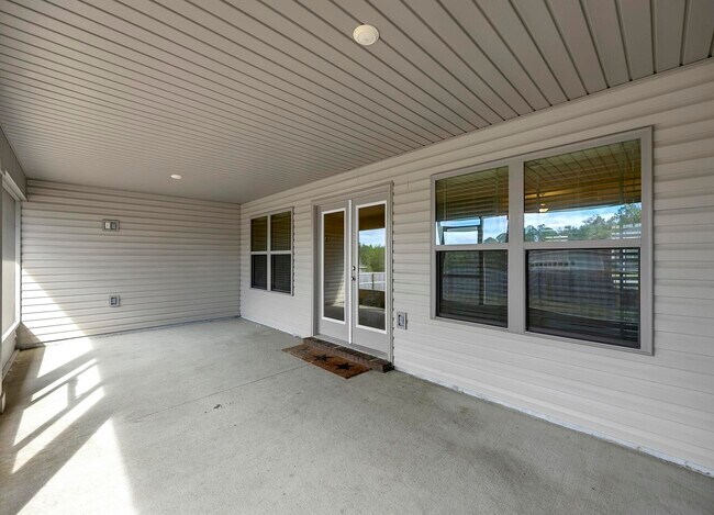 Building Photo - 3639 Ranch Dr