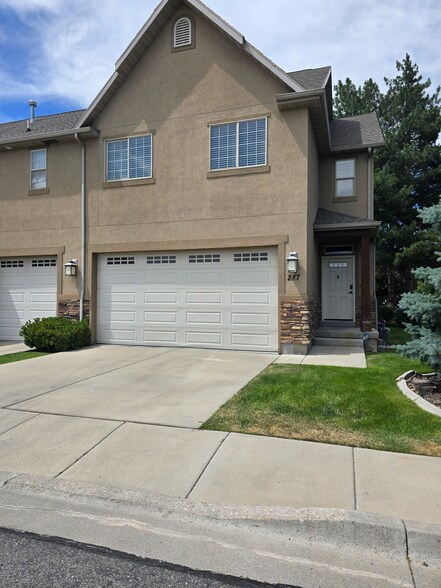 Building Photo - 287 E Rockingham Ct