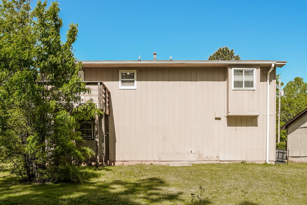 Building Photo - 2098 Drake Ct