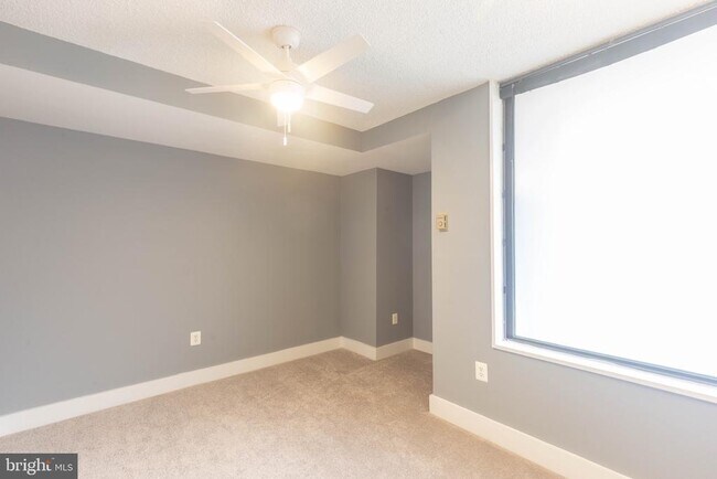 Building Photo - 3701 S George Mason Dr