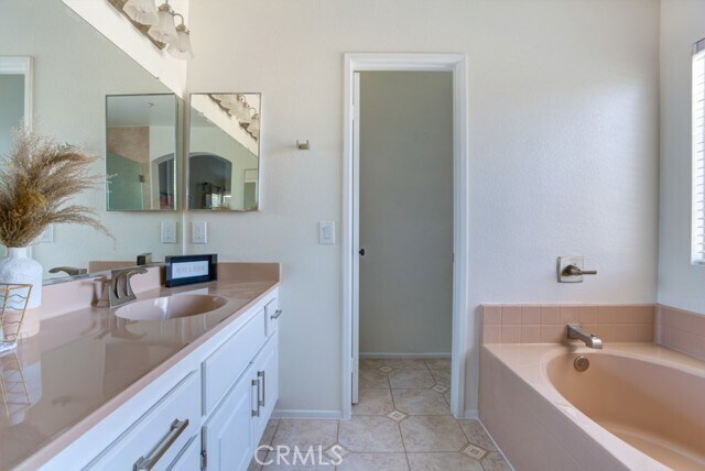 Building Photo - 14794 Goldenrain Dr