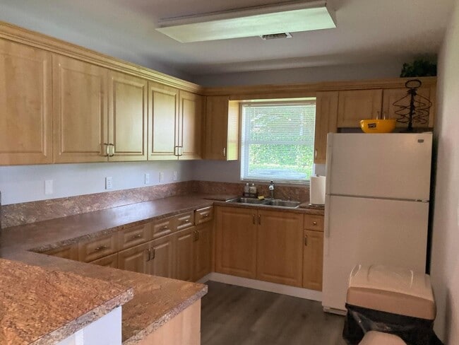 Building Photo - 12402 Dogleg Dr