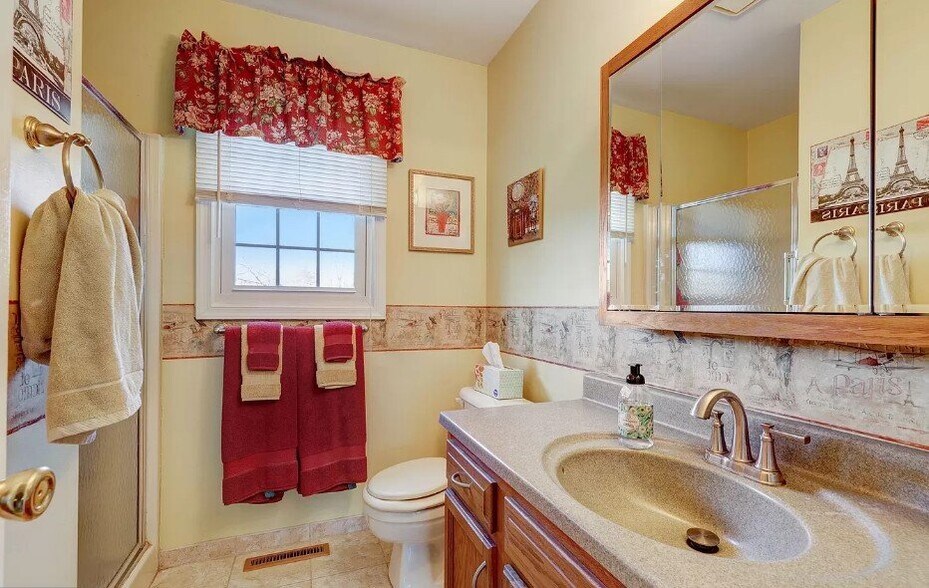 Building Photo - 48 Shelly Ln