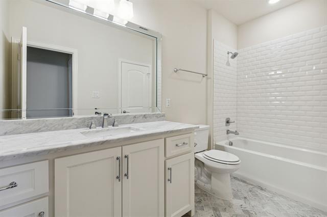 Building Photo - 3358 Fuller Dr