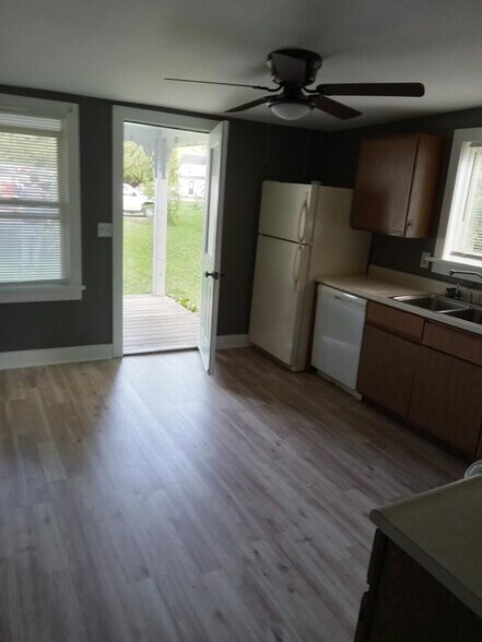 Building Photo - 938 VT-7A