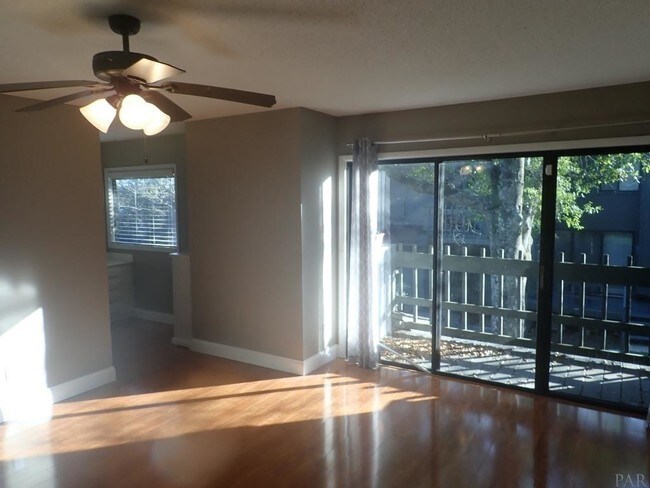 Building Photo - 12 Hillbrook Way