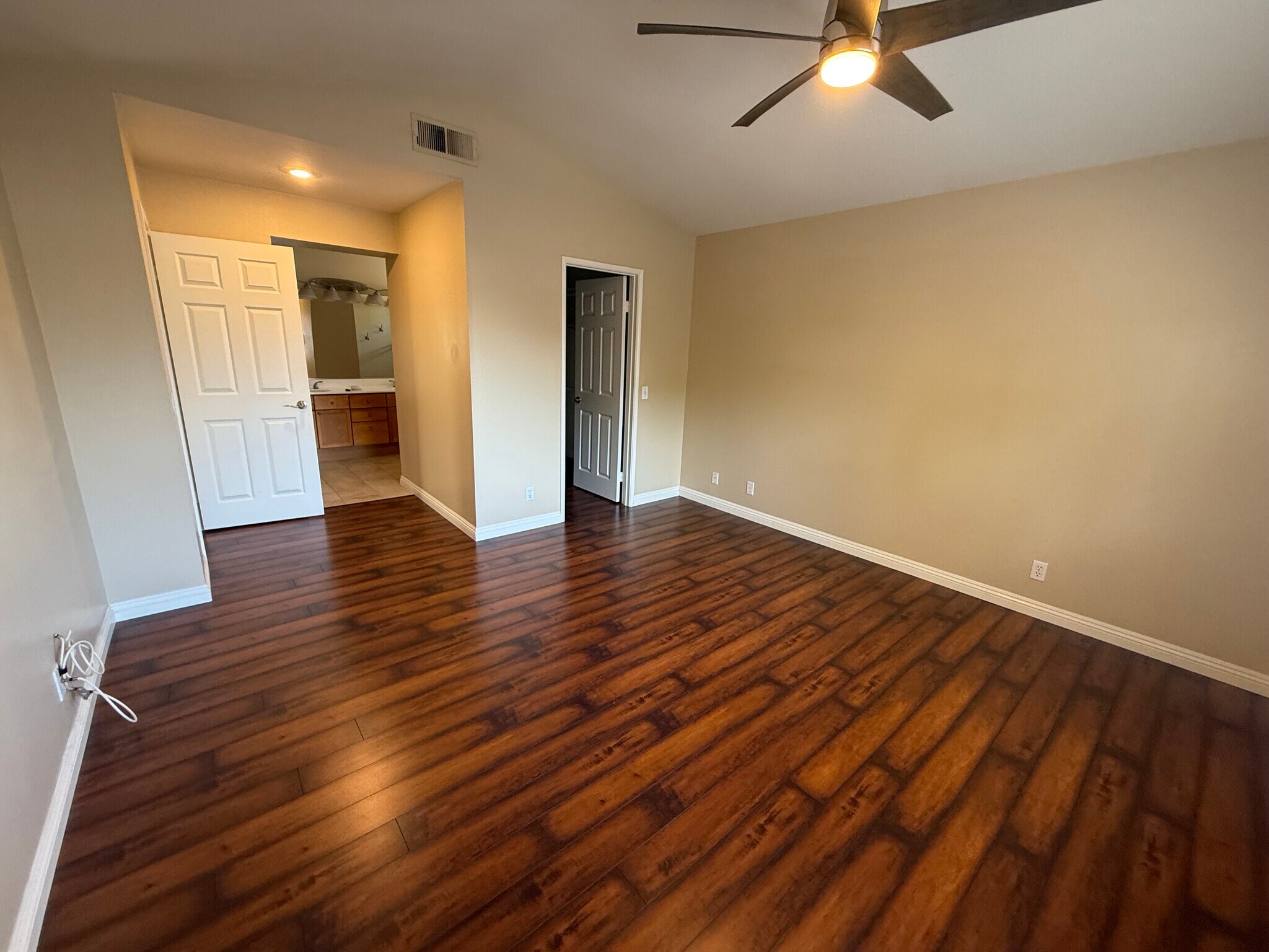 Building Photo - 748 North Siavohn Drive