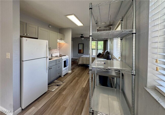 Building Photo - 8061 Country Rd