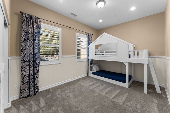 Building Photo - Single-Level 4BD Coastal Home in Prime Encinitas Location