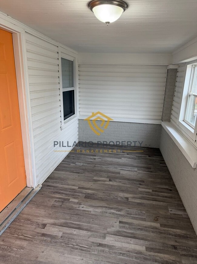 Building Photo - Beautiful 2 Bedroom and 1 Bathroom Near Mapleton-Fall Creek Area Available NOW!