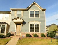 Building Photo - 1737 Evergreen Dr