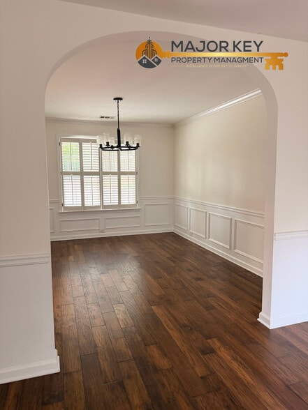 Building Photo - 1620 Midland Ct