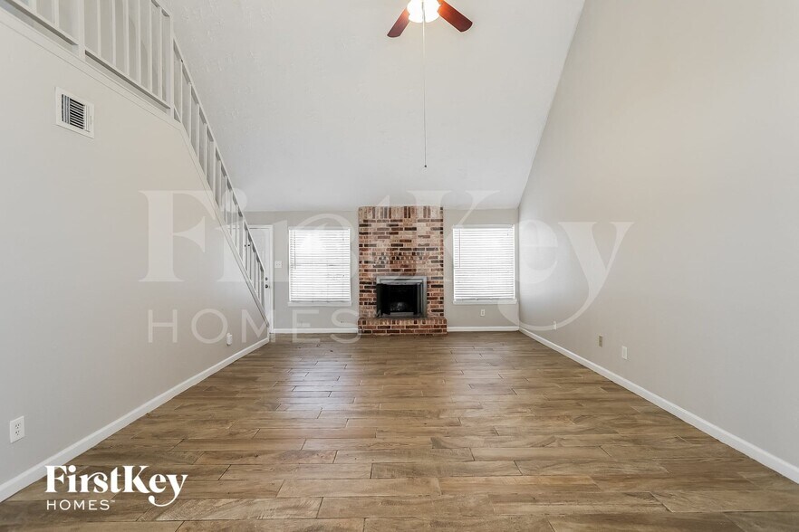 Building Photo - 20239 Misty Pines Dr