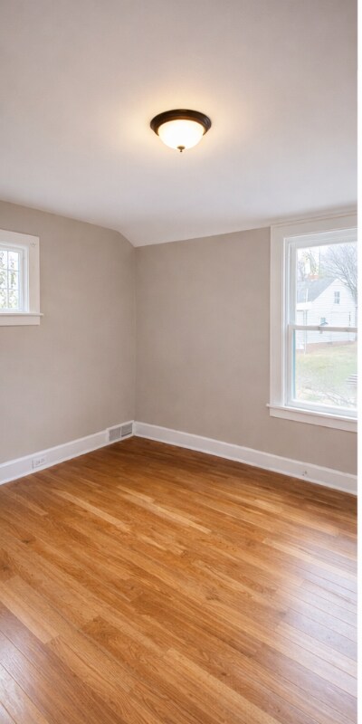 Building Photo - 3584 Lloyd Rd