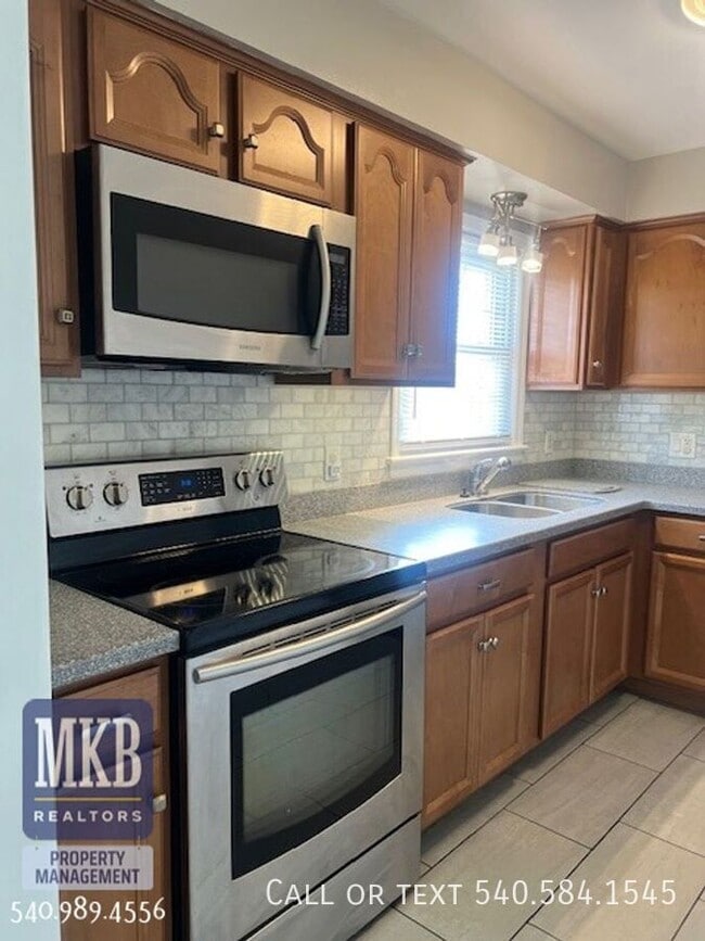 Building Photo - 1520 Longview Ave