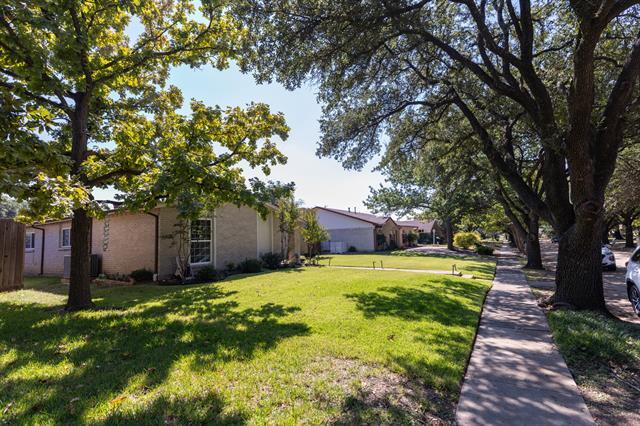 Building Photo - 5000 Latham Dr