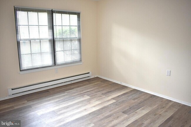 Building Photo - 118 Lexington Dr