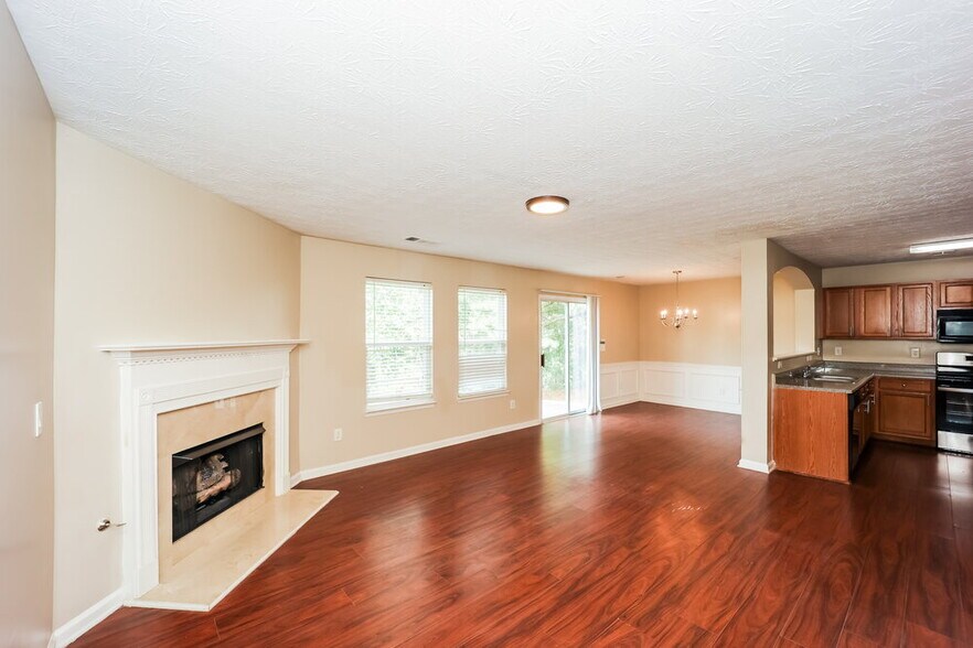 Building Photo - 9494 Lakeview Rd