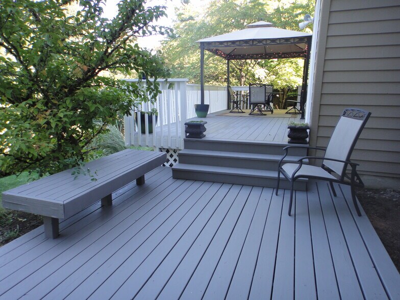 Building Photo - 17083 SW Arbutus Dr