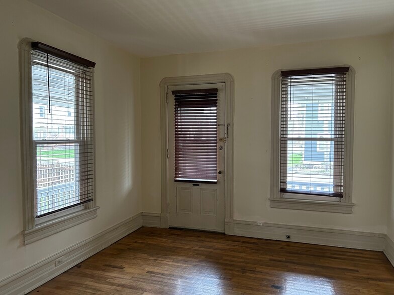 Building Photo - 1203 Market St