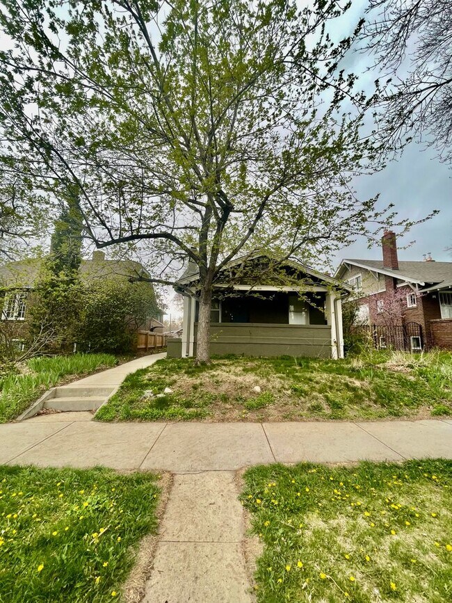 Building Photo - Beautiful 2 bed 2 bath in Highlands