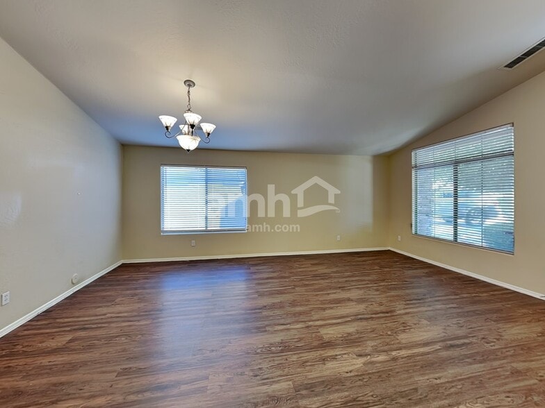 Building Photo - 8514 W Mohave St