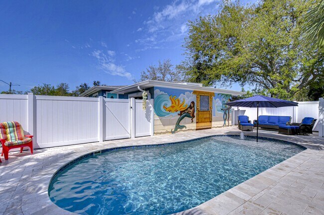 Building Photo - 1922 55th St S