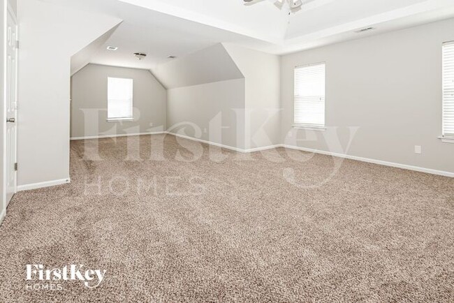 Building Photo - 123 Elba Dr
