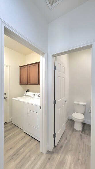 Building Photo - 3879 N Mayfield Ranch Rd