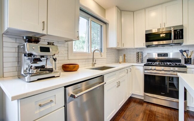 Building Photo - 1344 Fir Ct