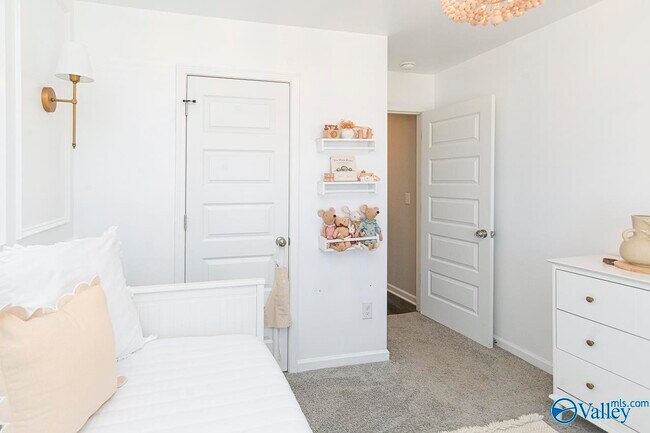 Building Photo - 110 Olde Hearth Rd