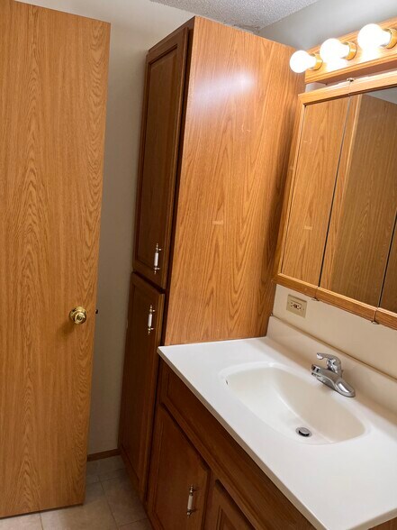 Building Photo - 4551 Scott Trl
