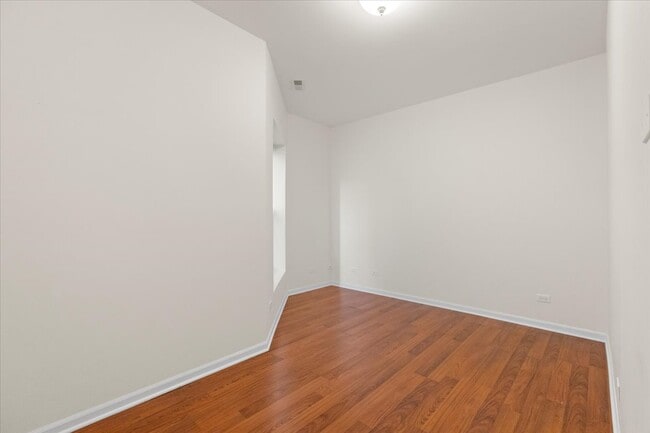 Building Photo - 7717 N Marshfield Ave