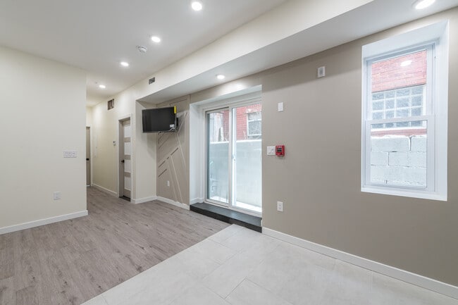 Building Photo - 2521 Grays Ferry Ave