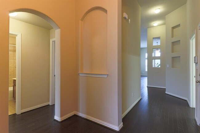 Building Photo - 8250 Arezzo Dr