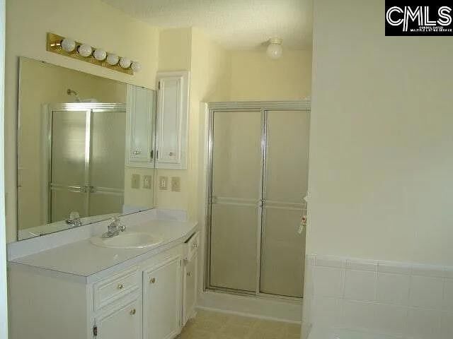 Building Photo - 120 Autumn Hill Ln