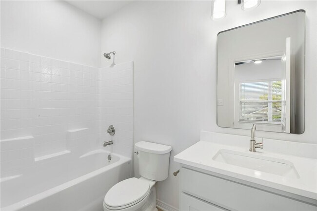 Building Photo - 307 Sterling St