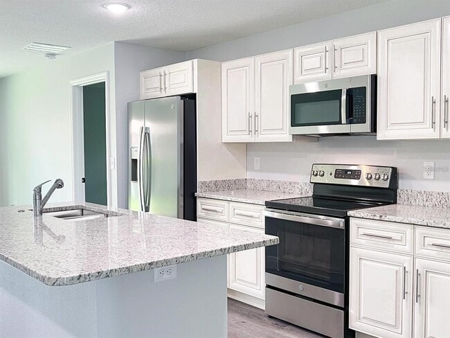Building Photo - 3442 SW 165th Loop