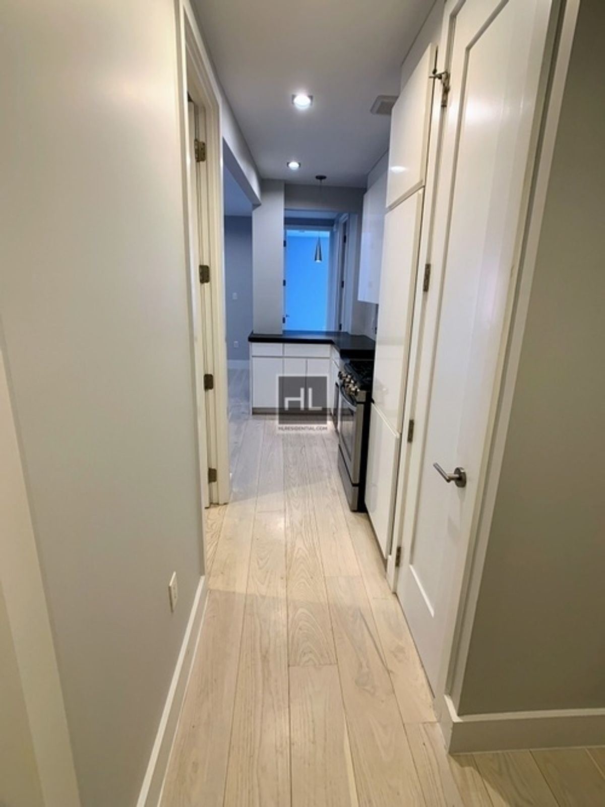 Building Photo - STANTON ST.