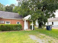 Building Photo - 206 Blacksnake Rd