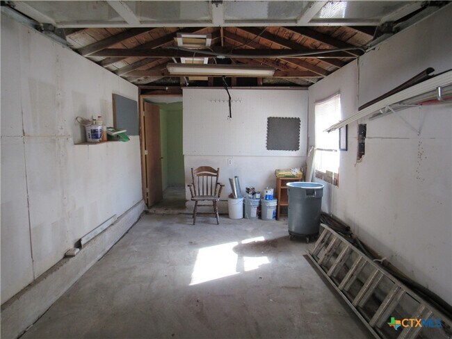 Building Photo - 1325 S 17th St