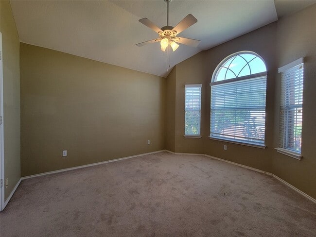Building Photo - 7020 Goldenrod Dr