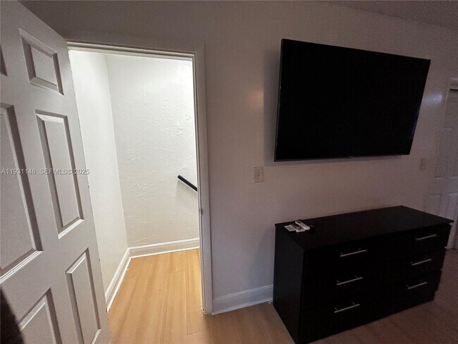 Building Photo - 2809 SW 8th St