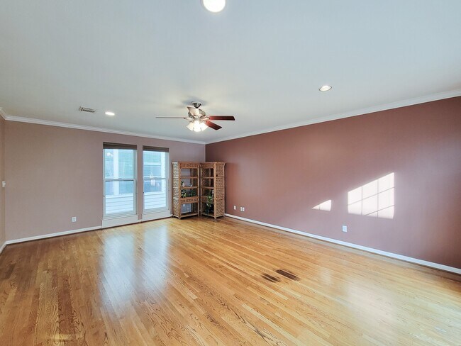 Building Photo - 2208 Taft St