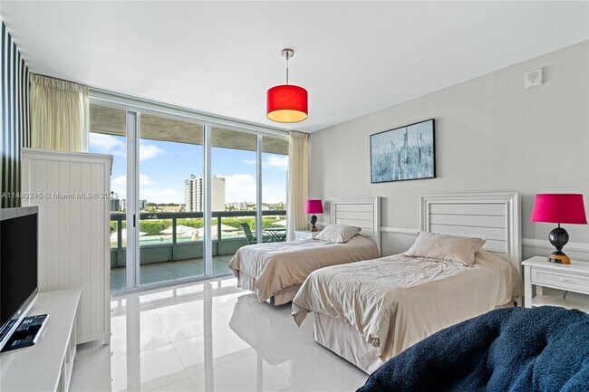 Building Photo - 6899 Collins Ave