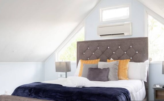 Building Photo - 735 E University Ave