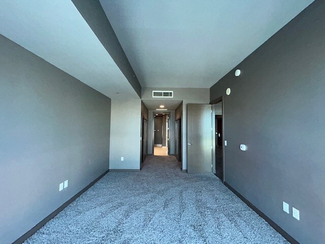 Building Photo - 4525 Dean Martin Dr