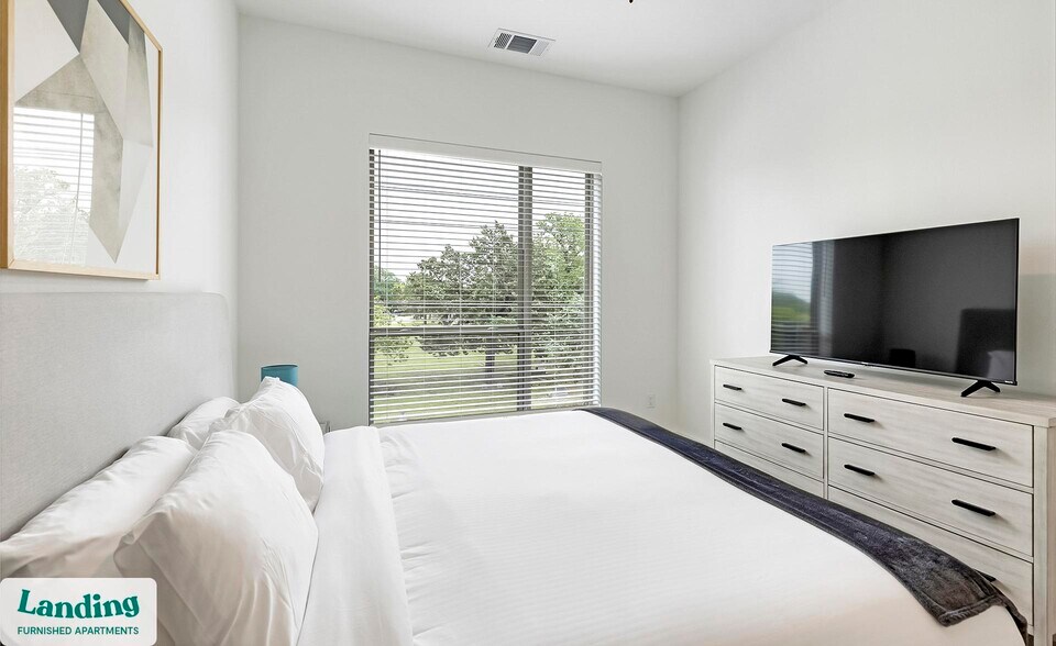 Building Photo - 650 E Sycamore St